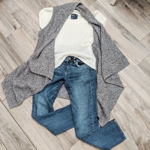 American Eagle Outfitters Denim - American Eagle Sweater, Mossimo jeans 9S